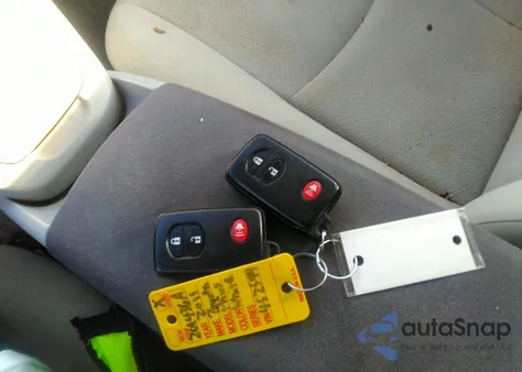 2011 Toyota Prius Two z USA, uszkodzony, nr VIN JTDKN3DUXB1452544